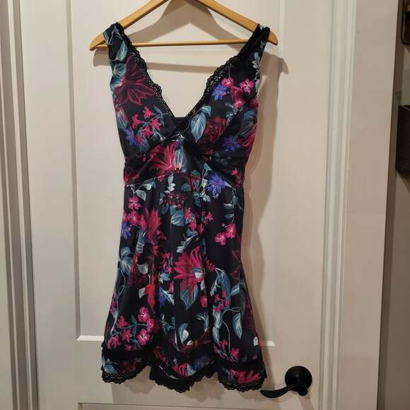 Torrid Other - Torrid Black Floral Lace Trim Wireless plus-size Swim Dress Size 3